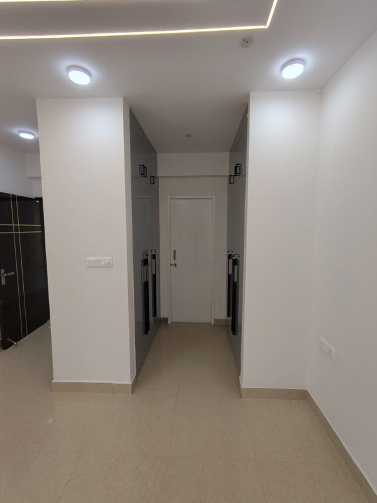 Room, sector 6 dwarka 3 Bedroom 1500 Sq.Ft. Apartment In Sector 6 Dwarka Delhi 9781929