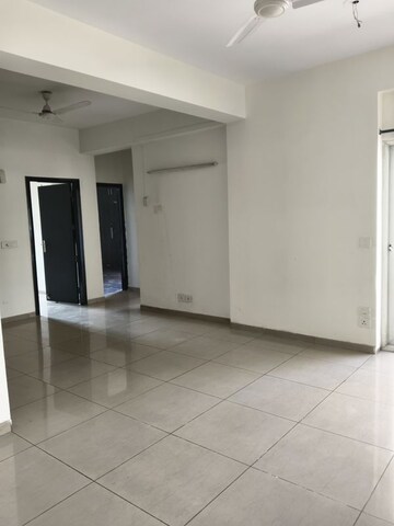 Room in 3 BHK Apartment at Homes 121, Sector 121 – for Rent