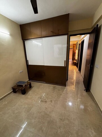 Room in 3 BHK Builder Floor at Signature Global Park 4 and 5, Sohna Sector 36 – for Rent