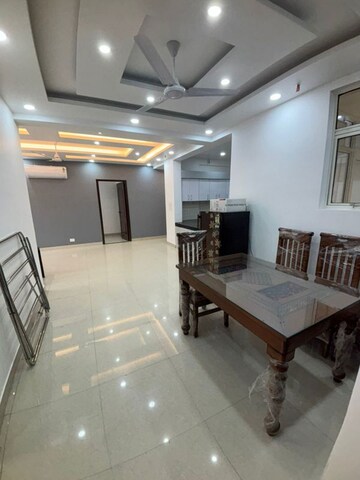 Master Bedroom in 4 BHK Apartment at Gomti Nagar – for Rent