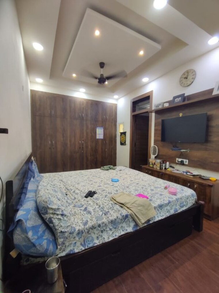 Bedroom, rwa-apartments-sector-52 1.5 Bedroom 700 Sq.Ft. Builder Floor In Sector 52 Noida 9781998