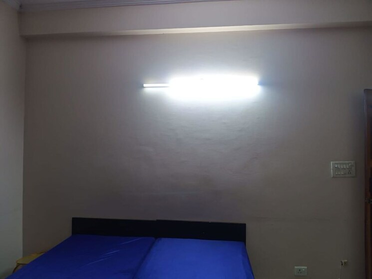 Room, rwa-apartments-sector-52 1.5 Bedroom 700 Sq.Ft. Builder Floor In Sector 52 Noida 9781998