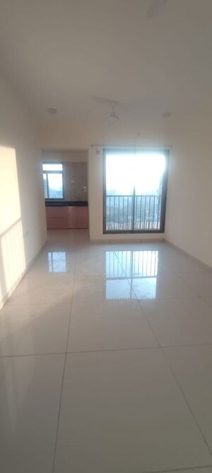 Room in 2 BHK Apartment at Chandak 34 Park Estate, Goregaon West – for Rent