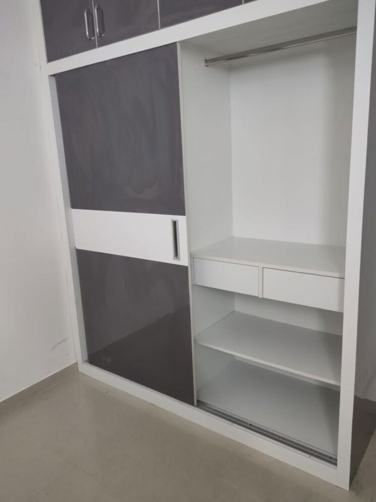 Room, gomti nagar 3 Bedroom 1375 Sq.Ft. Apartment In Gomti Nagar Lucknow 9782020