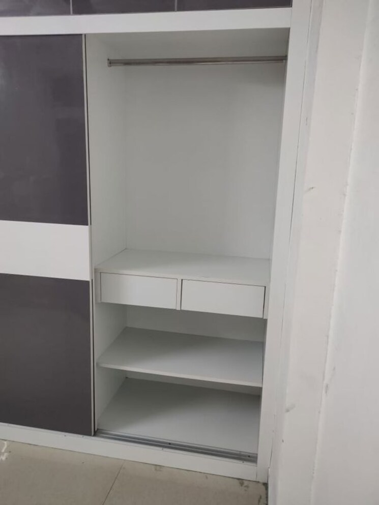 Room, gomti nagar 3 Bedroom 1375 Sq.Ft. Apartment In Gomti Nagar Lucknow 9782020