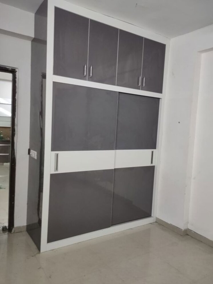 Room, gomti nagar 3 Bedroom 1375 Sq.Ft. Apartment In Gomti Nagar Lucknow 9782020