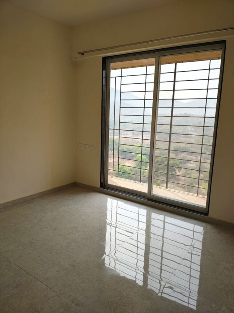 Room, pokhran road no two 3 Bedroom 891 Sq.Ft. Builder Floor In Pokhran Road No Two Thane 9694852