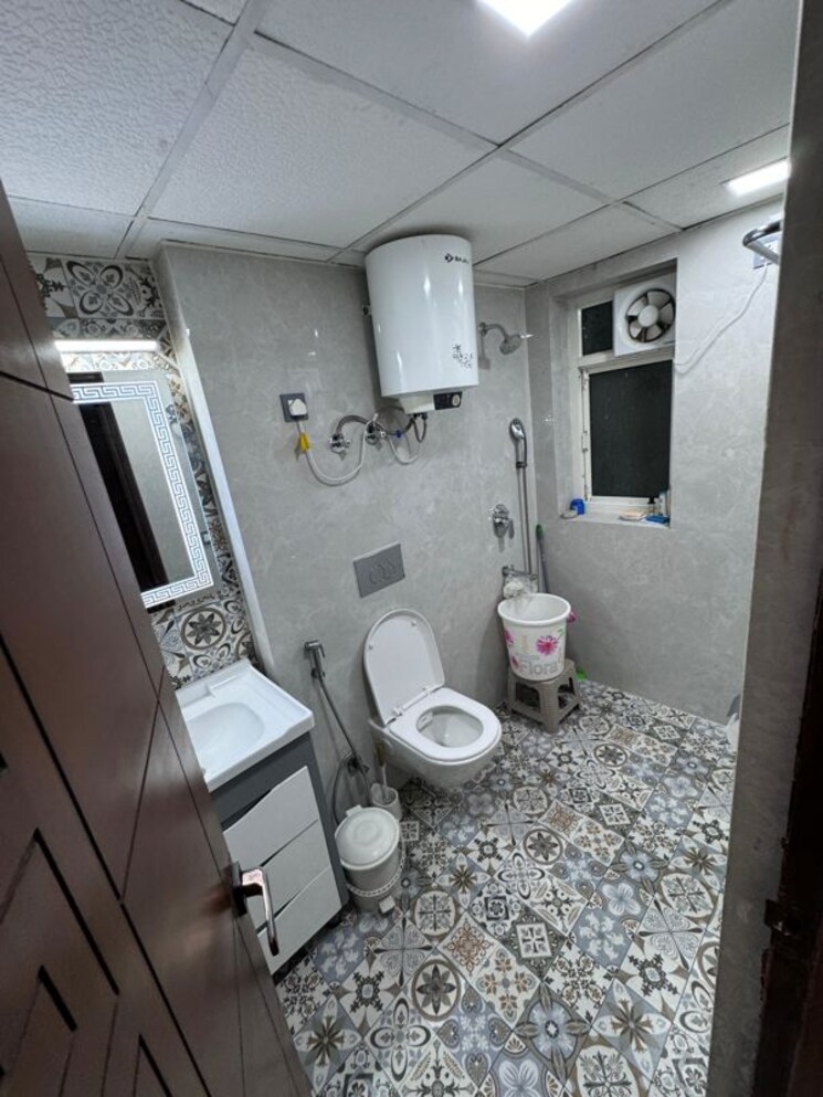 Attached Bathroom, amrapali-platinum 3 Bedroom 1625 Sq.Ft. Apartment In Sector 119 Noida 9767558