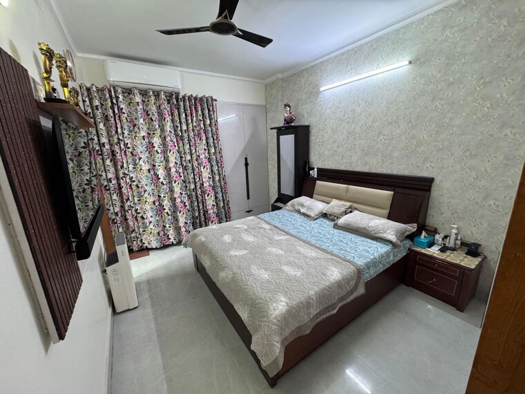 Bedroom, amrapali-platinum 3 Bedroom 1625 Sq.Ft. Apartment In Sector 119 Noida 9767558