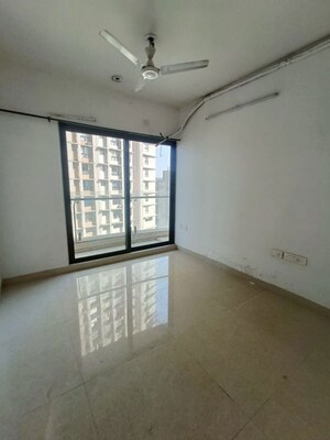 Room in 2 BHK Apartment at Level The Residences, Andheri West – for Rent