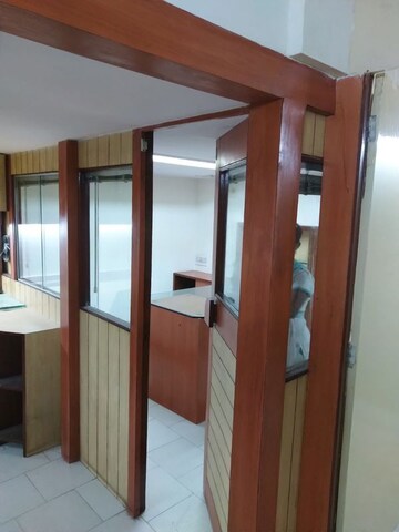 Room in  Office Space at Mulund West – for Rent