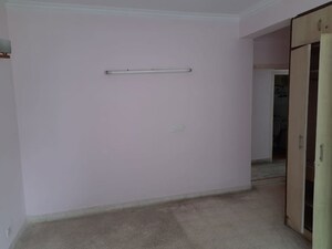 Room in 2 BHK Apartment at Ansal Valley View Estate, Gwal Pahari – for Sale