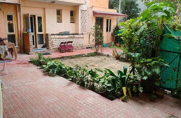 Parking in 2 BHK Builder Floor at RWA Apartments Sector 19, Sector 19 – for Rent