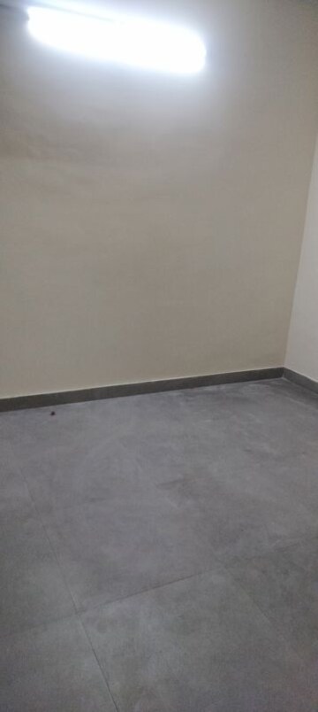 Room in 2 BHK Apartment at Janakpuri – for Rent