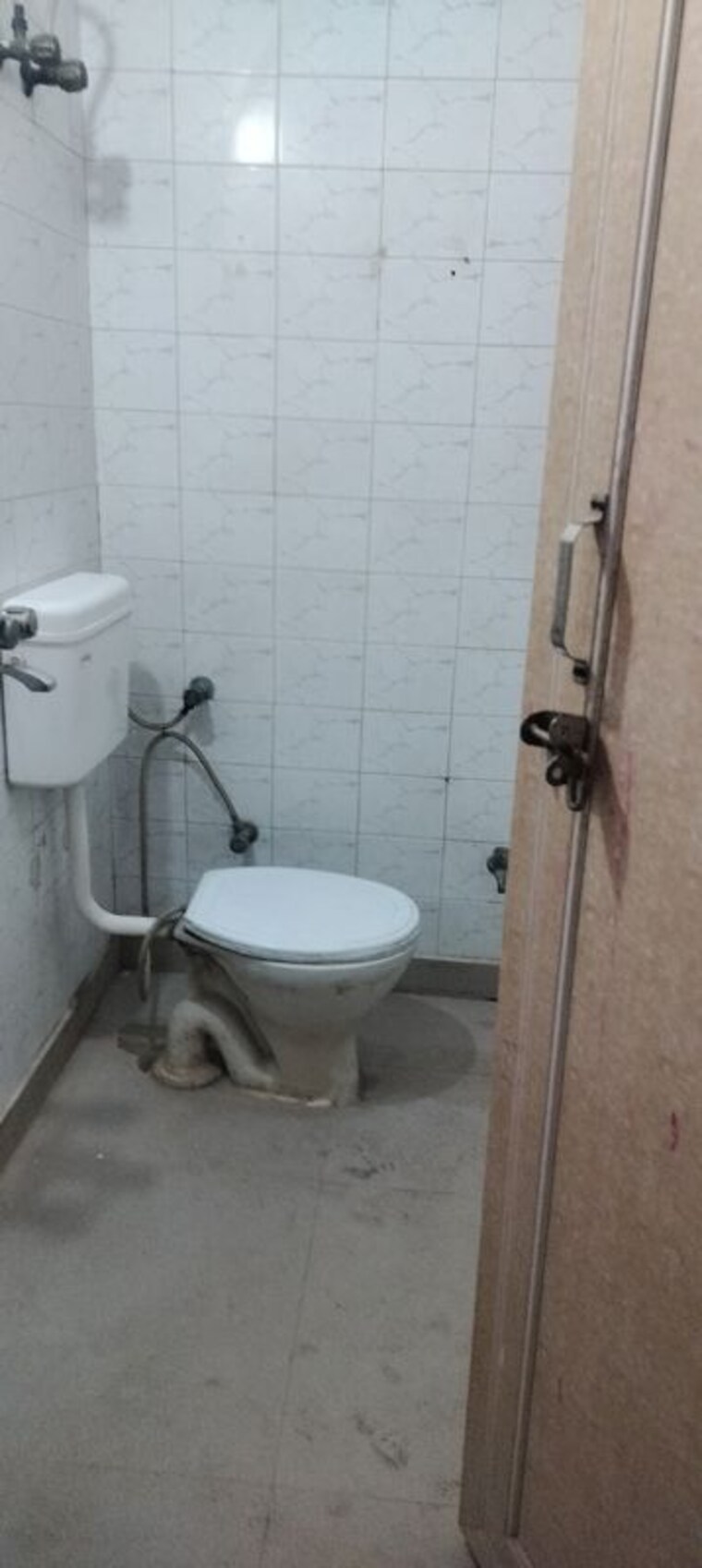 Bathroom, janakpuri 2 Bedroom 900 Sq.Ft. Apartment In Janakpuri Delhi 9782082