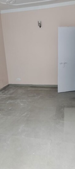 2 BHK + Extra Room Apartment For Rent in Janakpuri