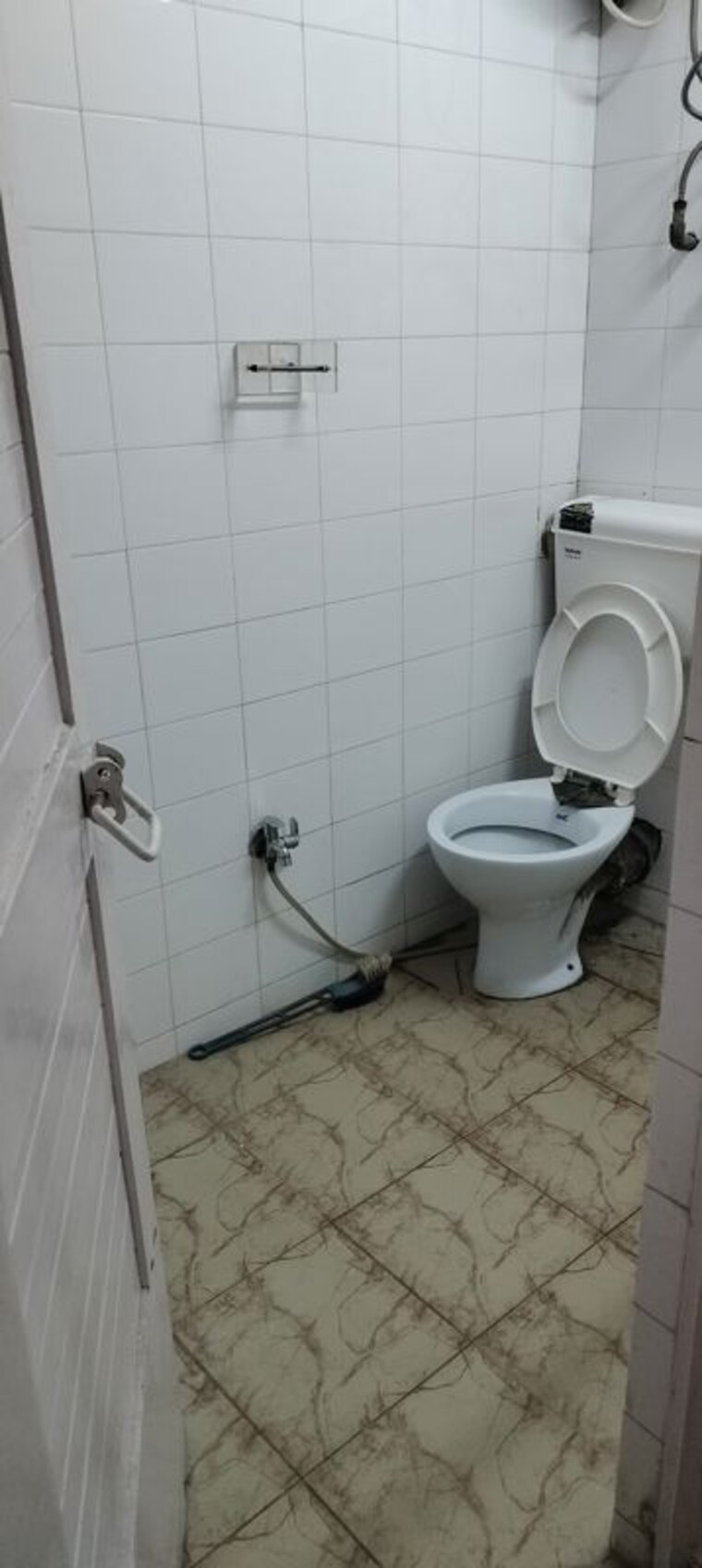 Bathroom, janakpuri 2 Bedroom 1000 Sq.Ft. Apartment In Janakpuri Delhi 9782108