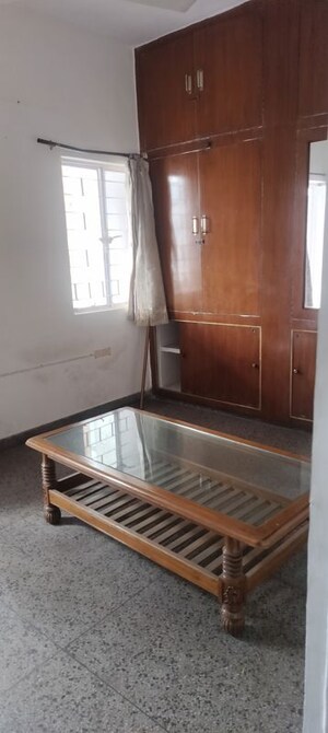 Room in 2 BHK Apartment at Janakpuri – for Rent