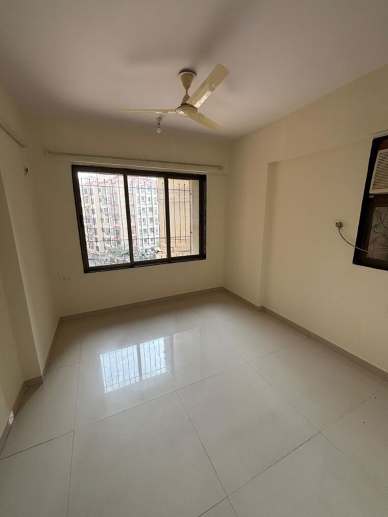 Room, lake-primrose 2 Bedroom 970 Sq.Ft. Apartment In Powai Mumbai 9781705