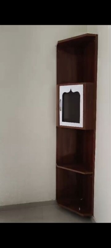 Room in 2 BHK Apartment at Pyramid Heights, Sector 85 – for Rent