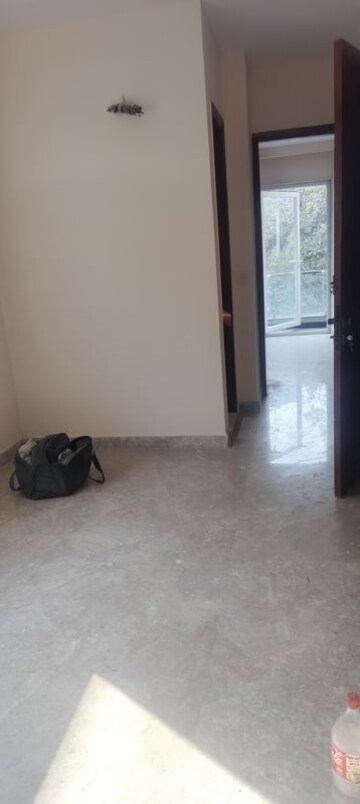 Room in 3 BHK Builder Floor at Janakpuri – for Sale