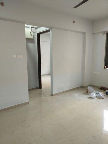 Room in 1 BHK Apartment at Highland Pearl, Thane West – for Rent