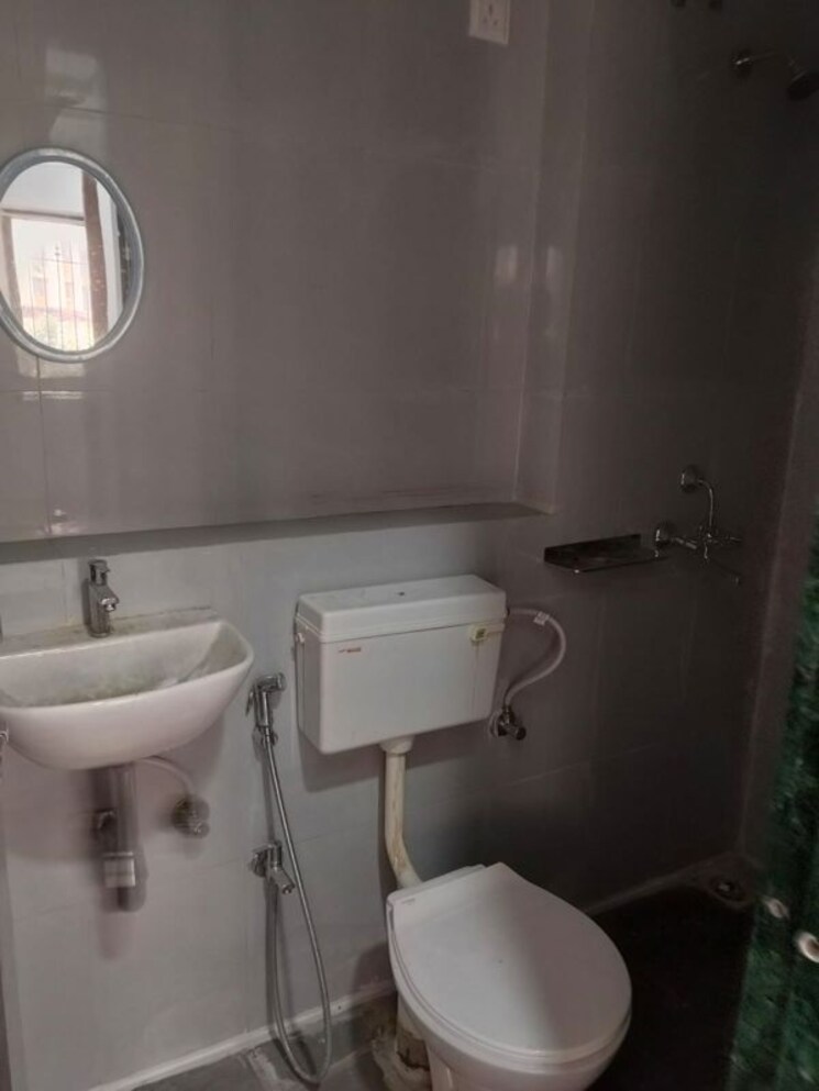Bathroom, highland-pearl 1 Bedroom 450 Sq.Ft. Apartment In Thane West Thane 9782128