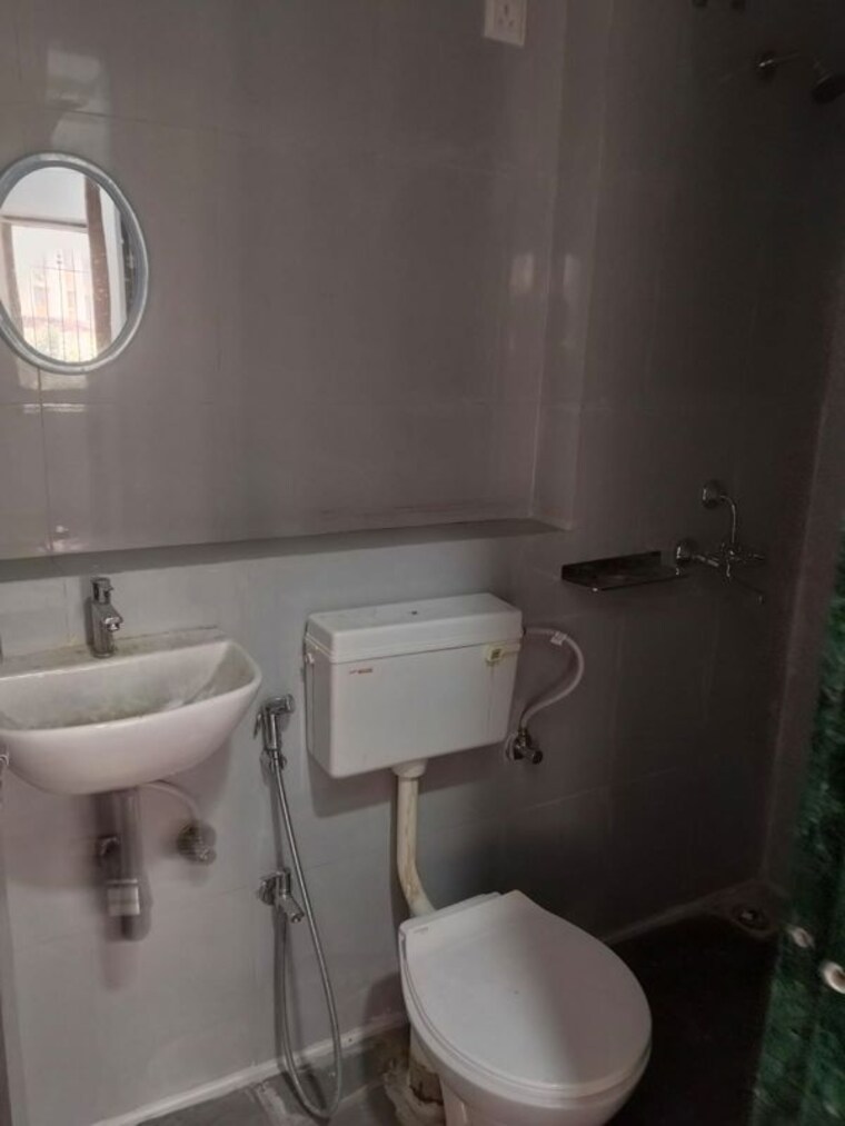 Bathroom, highland-pearl 1 Bedroom 450 Sq.Ft. Apartment In Thane West Thane 9782128