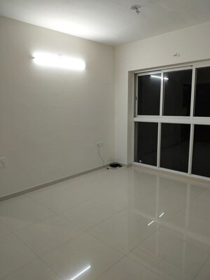 Room in 1 BHK Apartment at Lodha Amara, Kolshet Road – for Rent