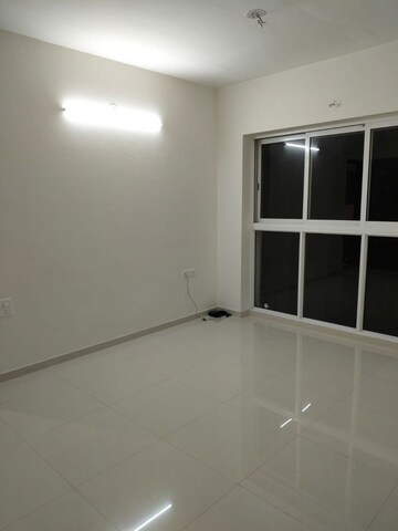 Room in 1 BHK Apartment at Lodha Amara, Kolshet Road – for Rent