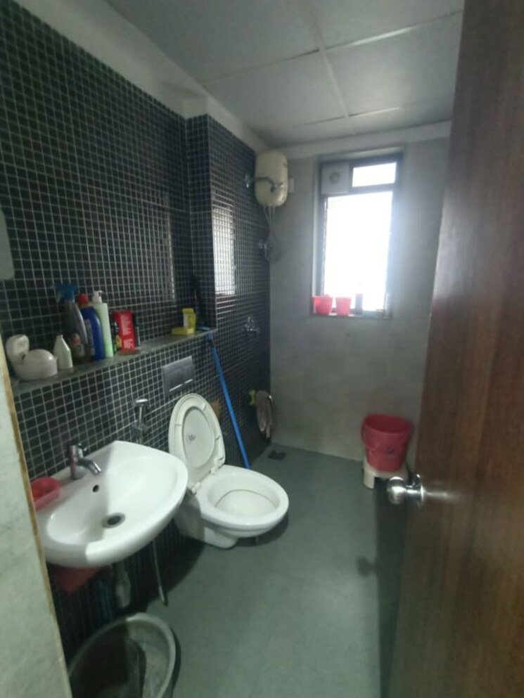 Bathroom, lodha-palava-urbano-d-and-e 2.5 Bedroom 1120 Sq.Ft. Apartment In Dombivli East Thane 9782174