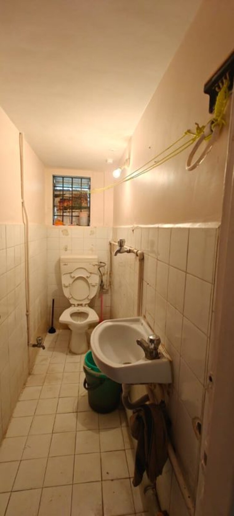 Bathroom, jal-kiran 2 Bedroom 1600 Sq.Ft. Apartment In Cuffe Parade Mumbai 9781923