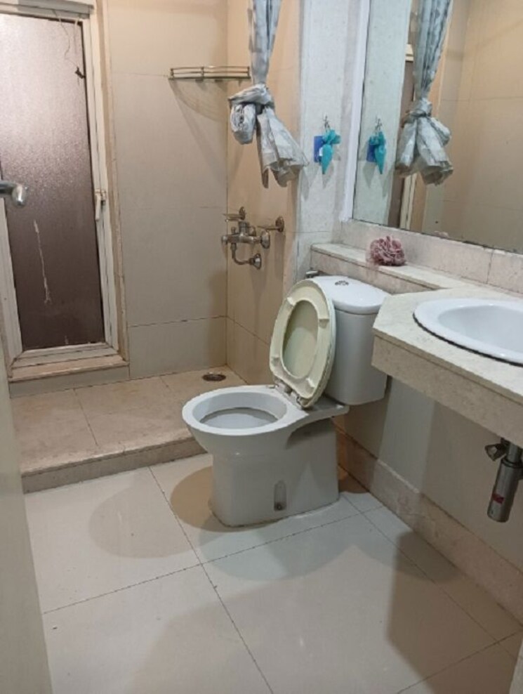 Bathroom, hiranandani-gardens-octavius 3 Bedroom 1570 Sq.Ft. Apartment In Powai Mumbai 9782152