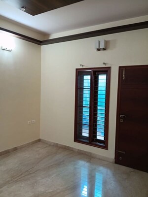 Room in 3 BHK Builder Floor at Basaveshwara Nagar – for Rent
