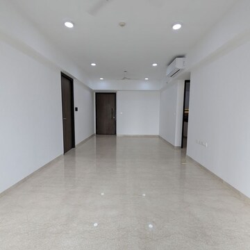 Room in 2 BHK Apartment at Lodha Kiara, Worli – for Rent