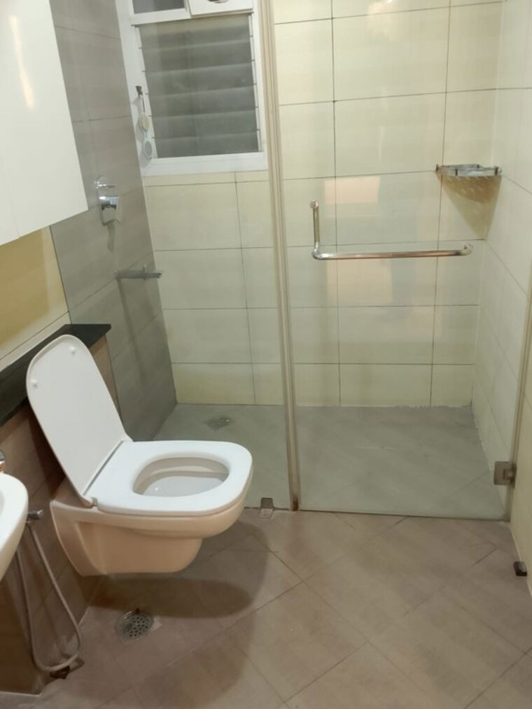 Bathroom, olety-landmark 3 Bedroom 1881 Sq.Ft. Apartment In Basaveshwara Nagar Bangalore 9782333