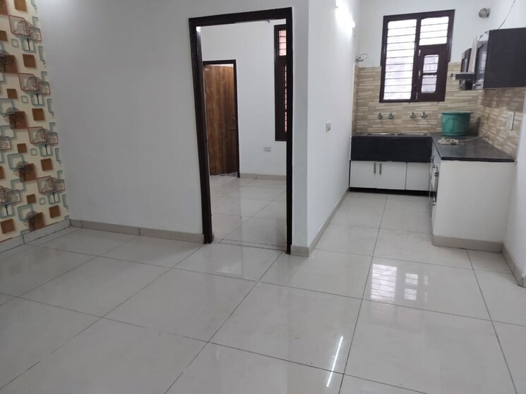 Room, dhakoli 3 Bedroom 110 Sq.Yd. Builder Floor In Dhakoli Zirakpur 9782373