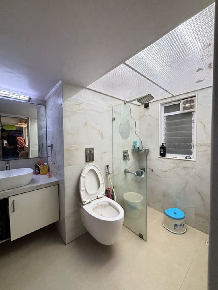 Bathroom, sv patel nagar 3 Bedroom 1250 Sq.Ft. Builder Floor In Sv Patel Nagar Mumbai 9782343