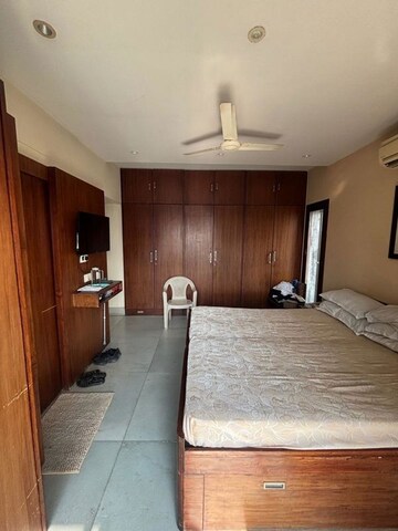 Bedroom in 3 BHK Apartment at Prithvi Apartment Tardeo, Tardeo – for Rent