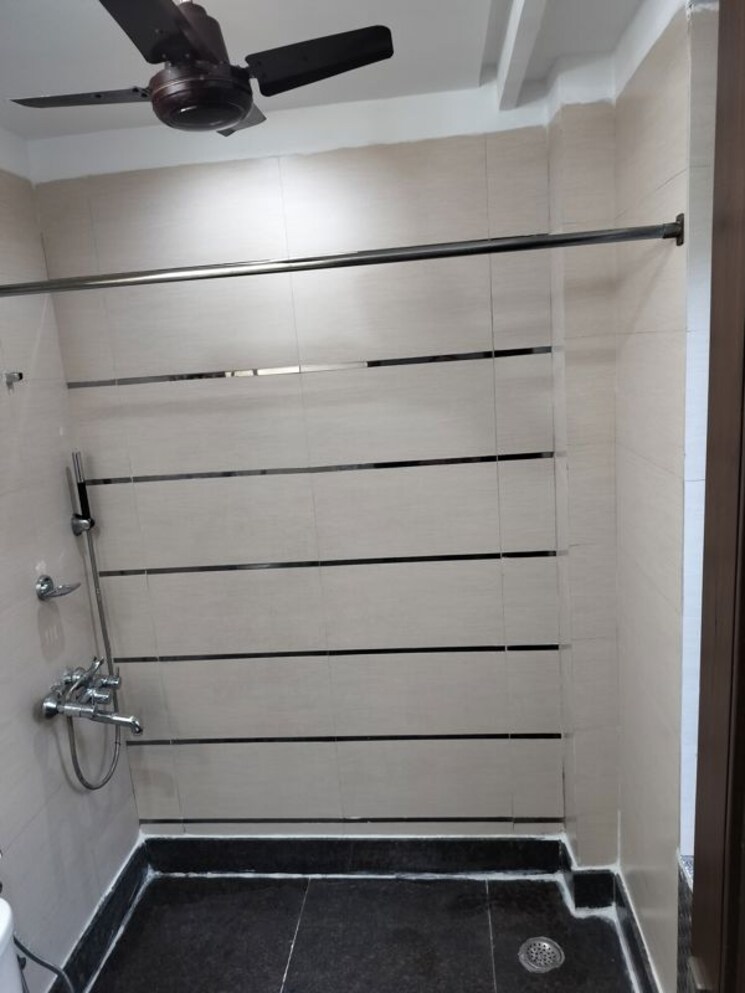 undefined, kailash colony 3 Bedroom 1500 Sq.Ft. Builder Floor In Kailash Colony Delhi 9782415