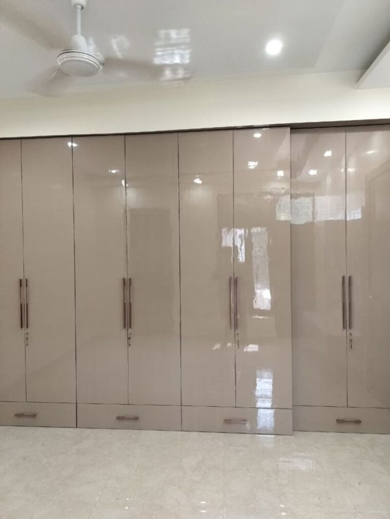 undefined, sector 46 3 Bedroom 250 Sq.Mt. Independent House In Sector 46 Noida 9782423