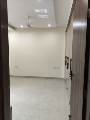 Room in 3 BHK Independent House at Sector 46 – for Rent