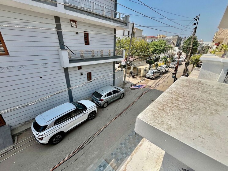 Balcony, dhakoli 5 Bedroom 128 Sq.Yd. Builder Floor In Dhakoli Zirakpur 9782442