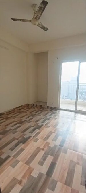 Room in 1 RK Apartment at VVIP Nest, Raj Nagar Extension – for Rent