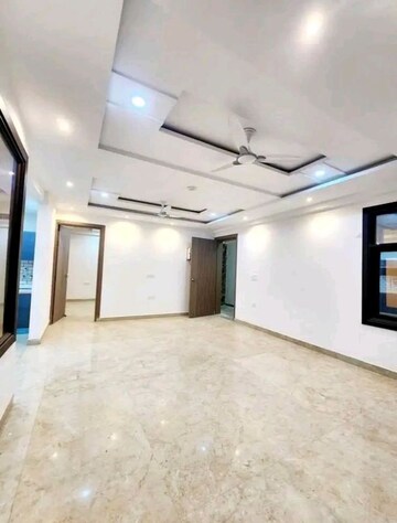 Room in 3 BHK Apartment at Chattarpur – for Rent