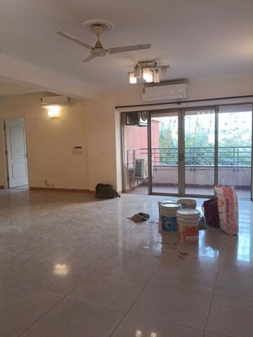 Living Room in 3 BHK Apartment at Central Park I, Sector 42 – for Rent