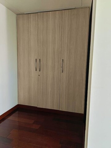 Room in 3 BHK Apartment at Kalpataru Vista, Sector 128 – for Rent