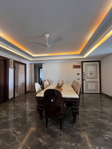 Parking in 4 BHK Builder Floor at Kendriya Vihar, Sector 56 – for Sale