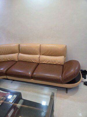 Furnished Amenities in 3 BHK Apartment at Poddar Palm Greens, Makarba – for Rent