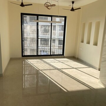 Room in 3 BHK Apartment at Lotus Amalfi, Versova – for Rent